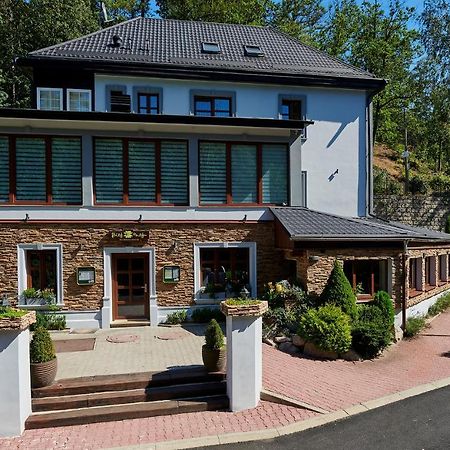 Penzion A Restaurace Bily Mlyn Либерц Экстерьер фото